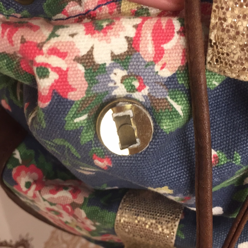 Backpack - Picture 4 of 4